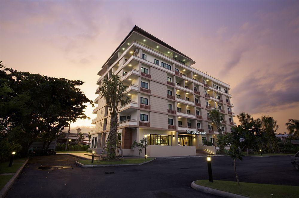 The Grand Napat Aparthotel Chiang Mai Buitenkant foto